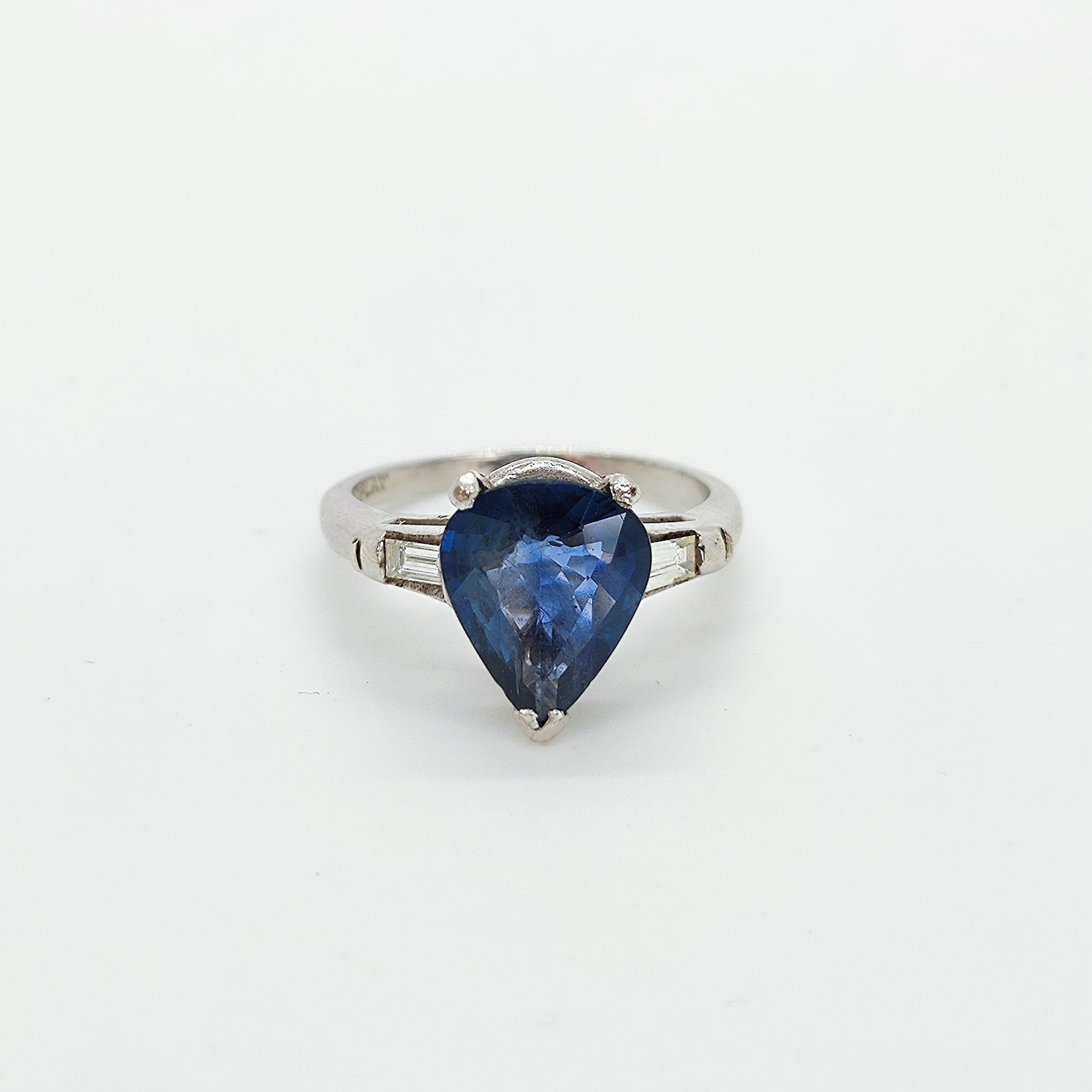 Anillo Platino Gota de Zafiro