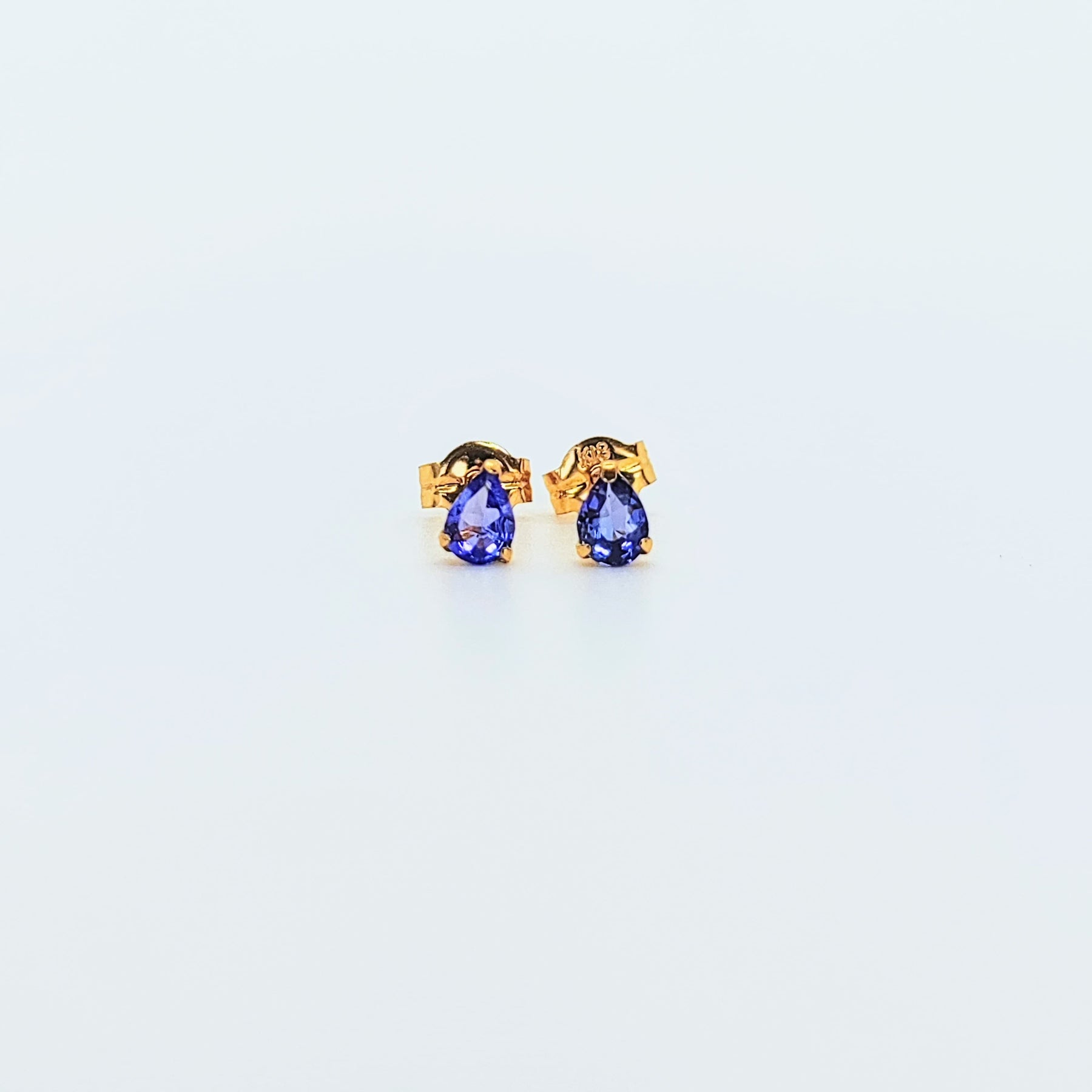 Aros Gota Tanzanita Oro Amarillo 18K