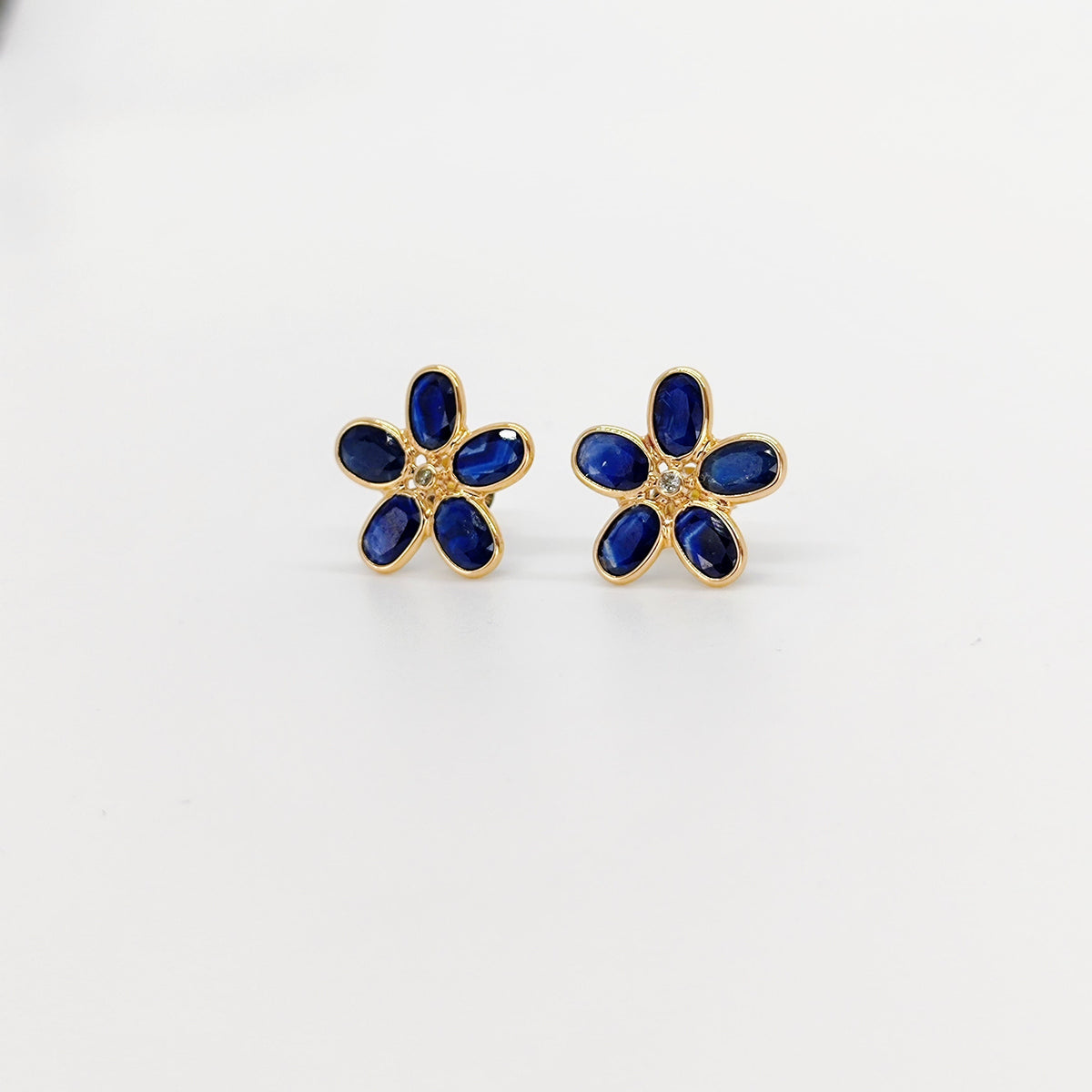 Aros Flor Oro Amarillo Zafiros y Brillantes