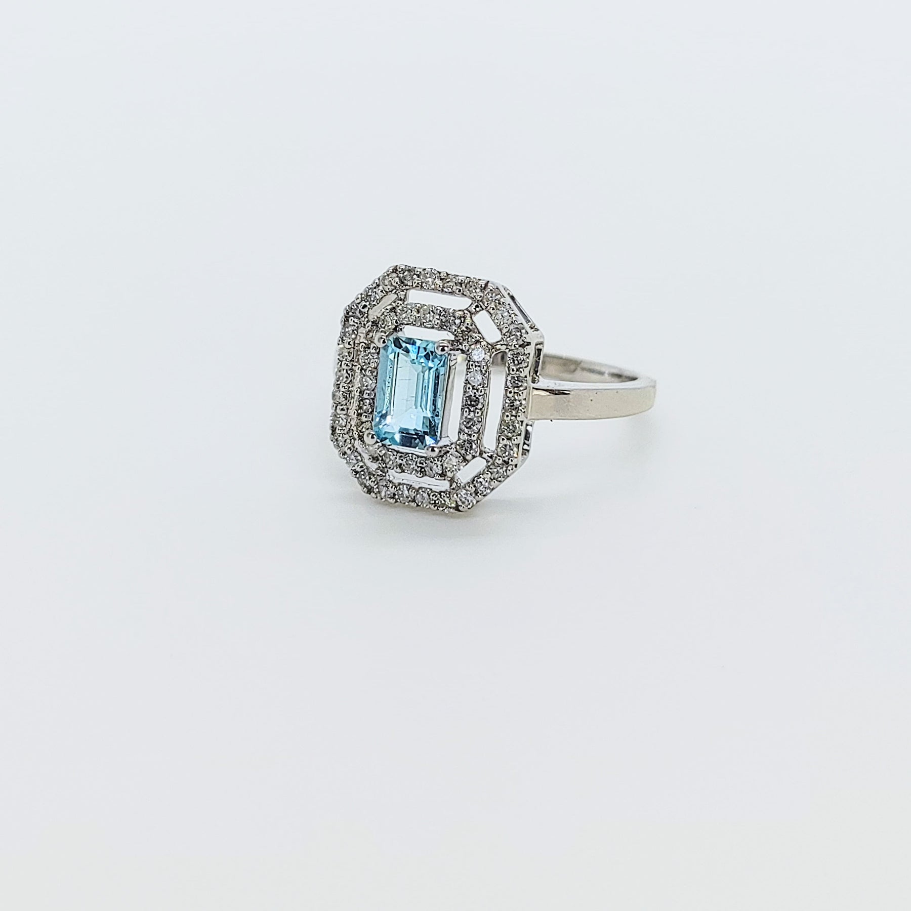 Anillo Aguamarina rectangular doble corrida de Brillantes Oro Blanco 18K