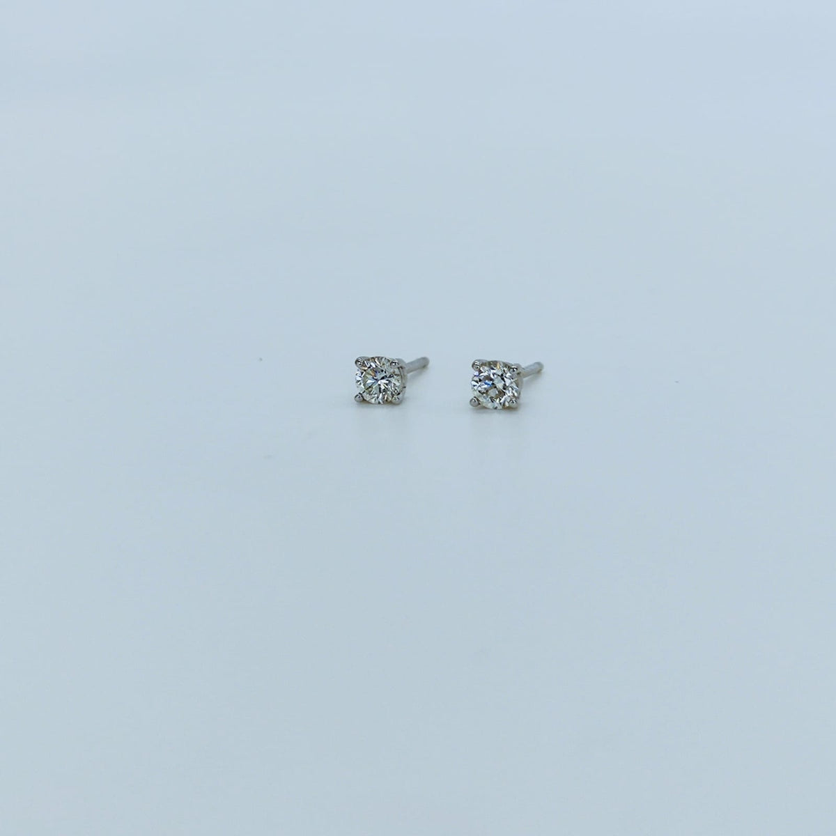 Aros Punto de Luz Oro Blanco 18K 0,20Ct