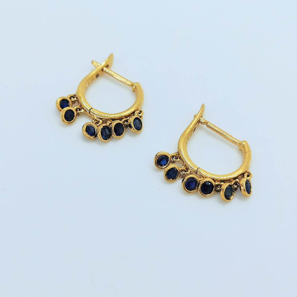 Argollas Cascada Oro Amarillo 18K Zafiros