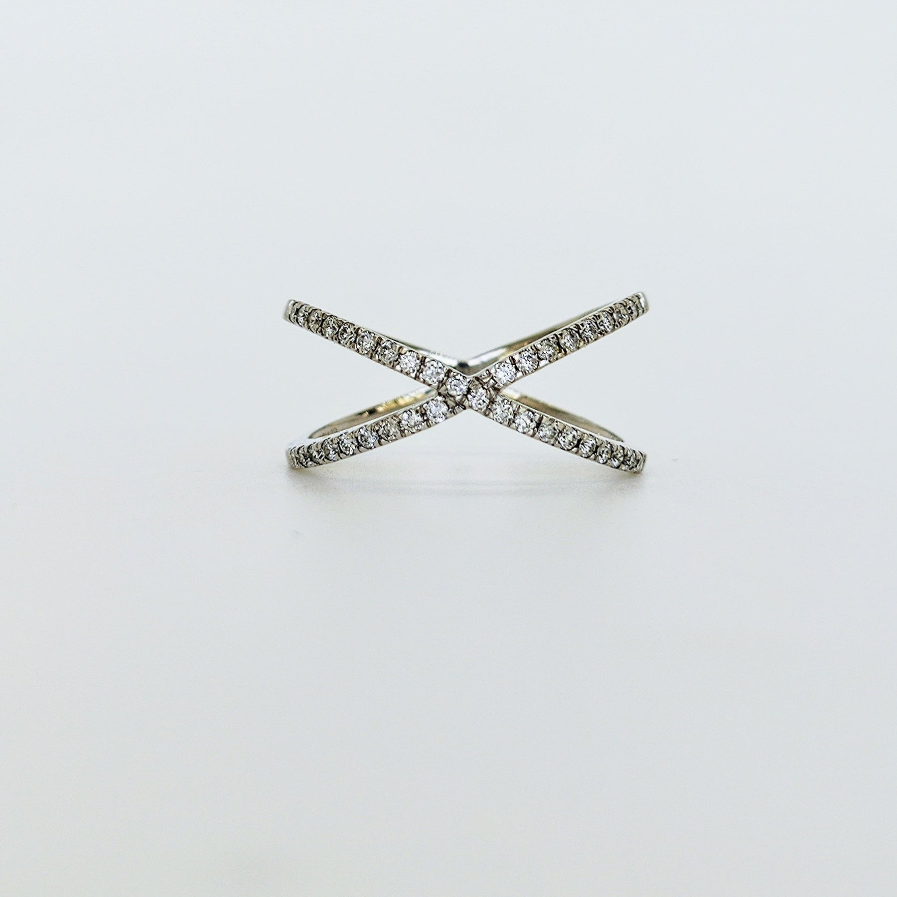 Anillo Cruzado Oro Blanco Brillantes