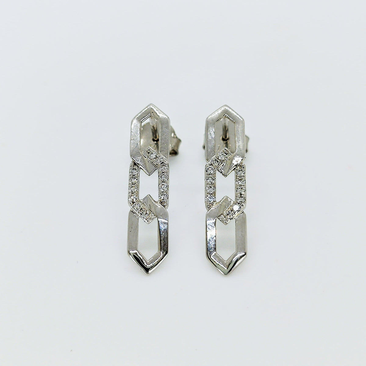 Aros Eslabones Moderno y Diamantes Oro Blanco 18K