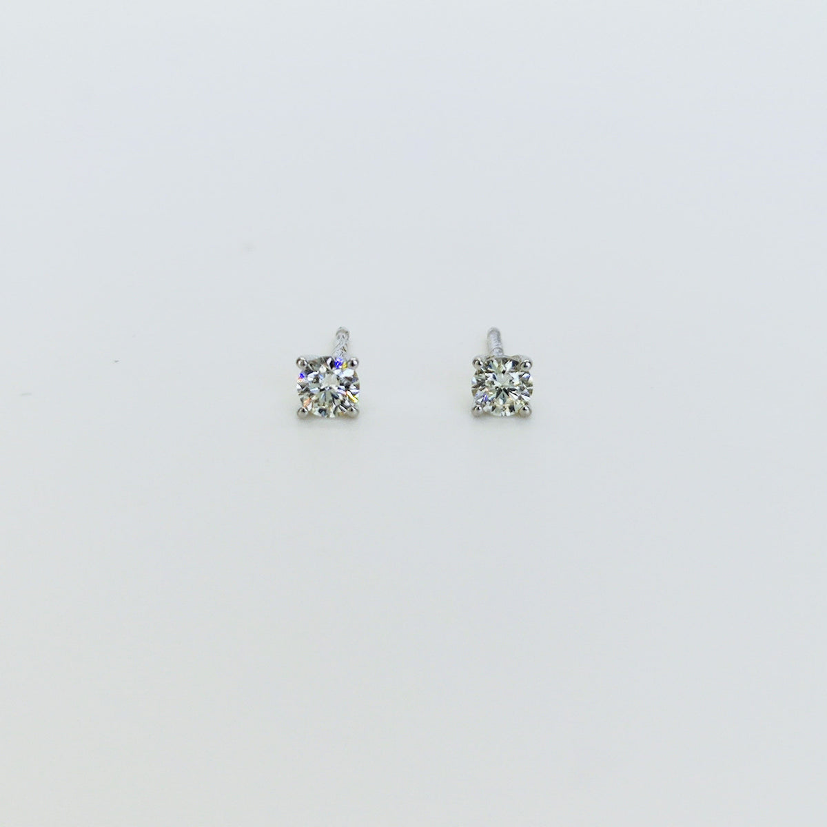 Aros Punto de Luz Oro Blanco 18K 0,25Ct