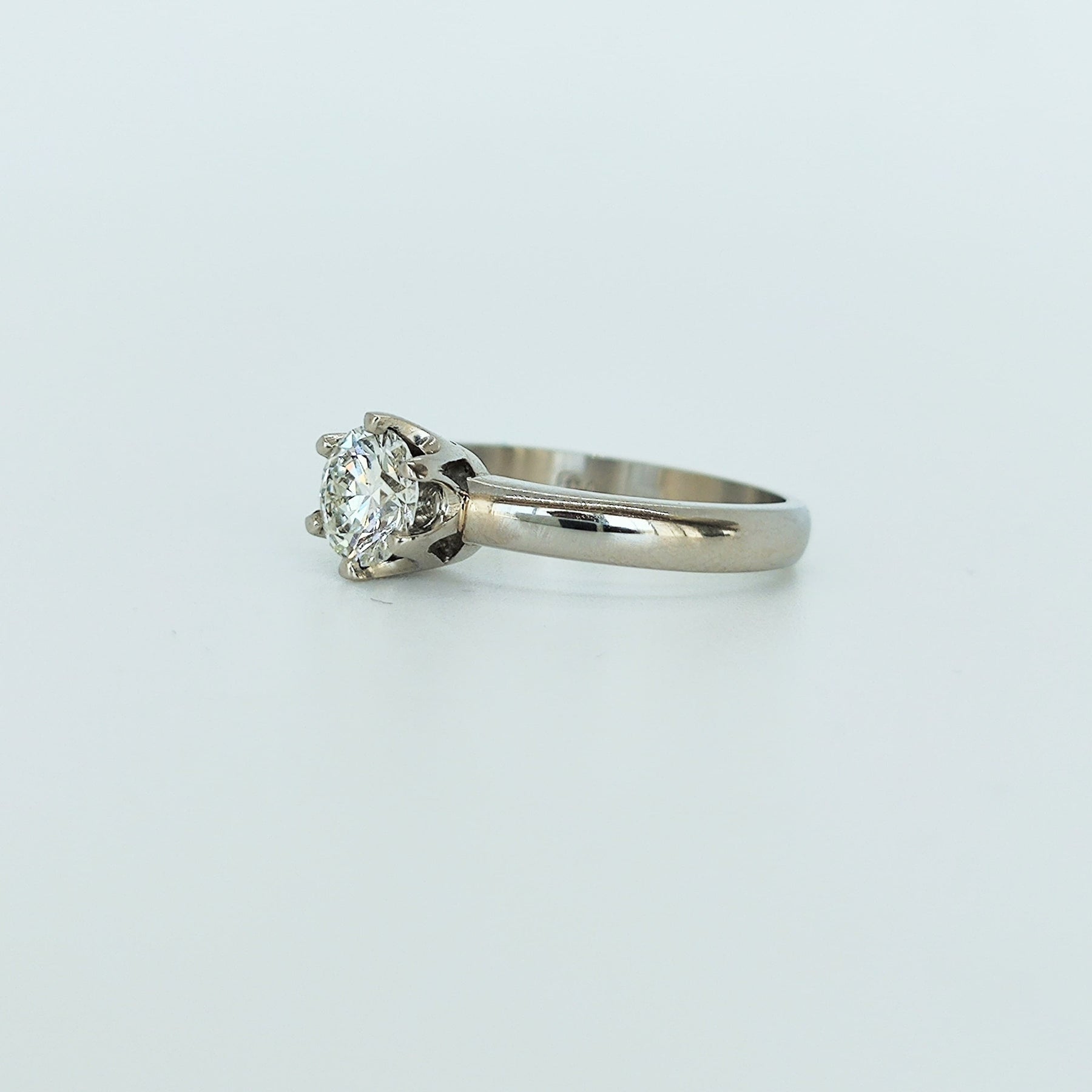 Anillo Platino Solitario Corona 0,73 Carat