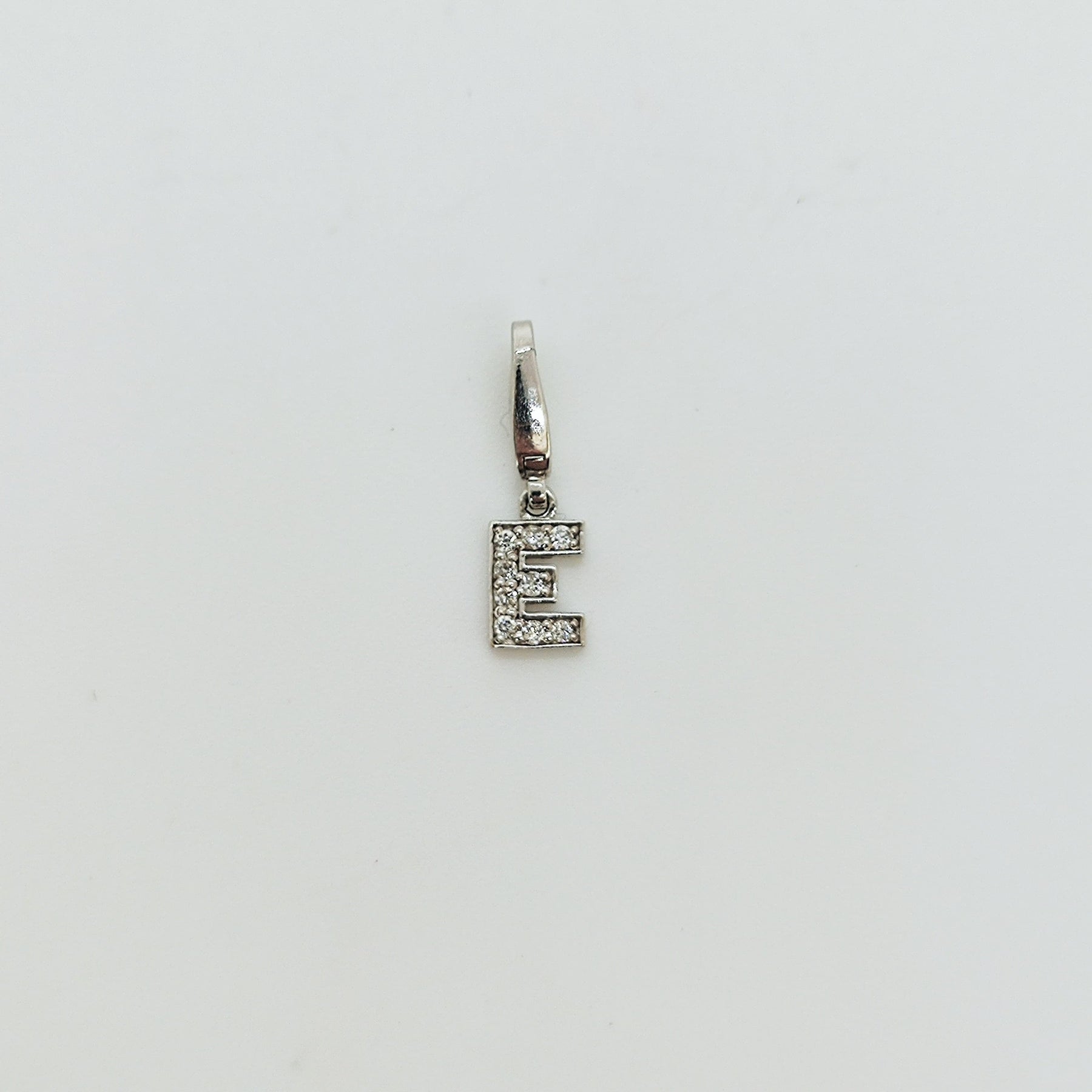 Charm Letra E Oro Blanco Y Brillantes