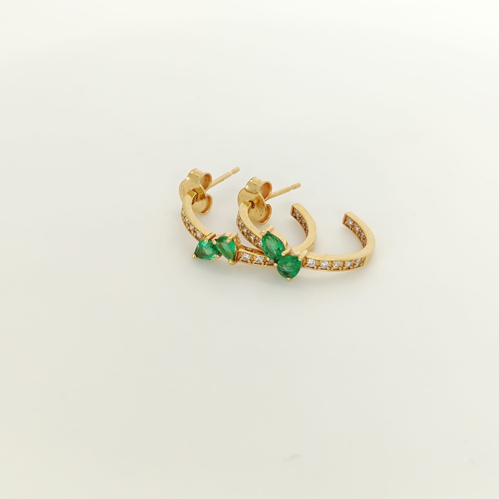 Aros Tu Y Yo Oro Amarillo 18K Brillantes Y Esmeraldas