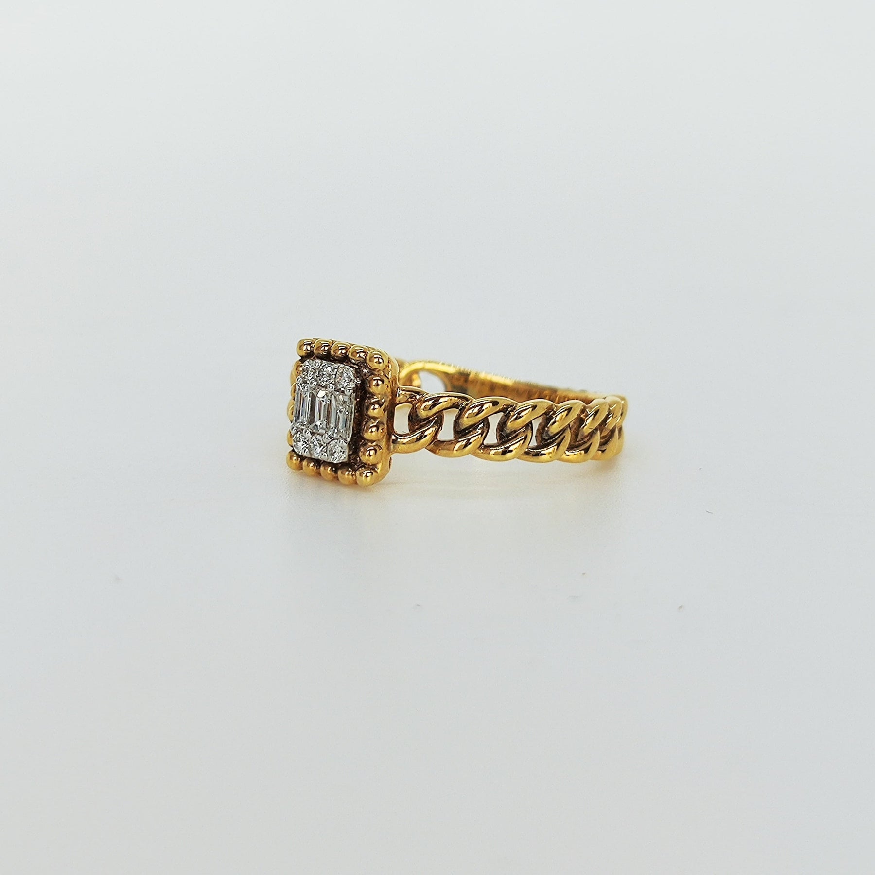 Anillo Oro Amarillo 18K Eslabones Diamantes Baguette