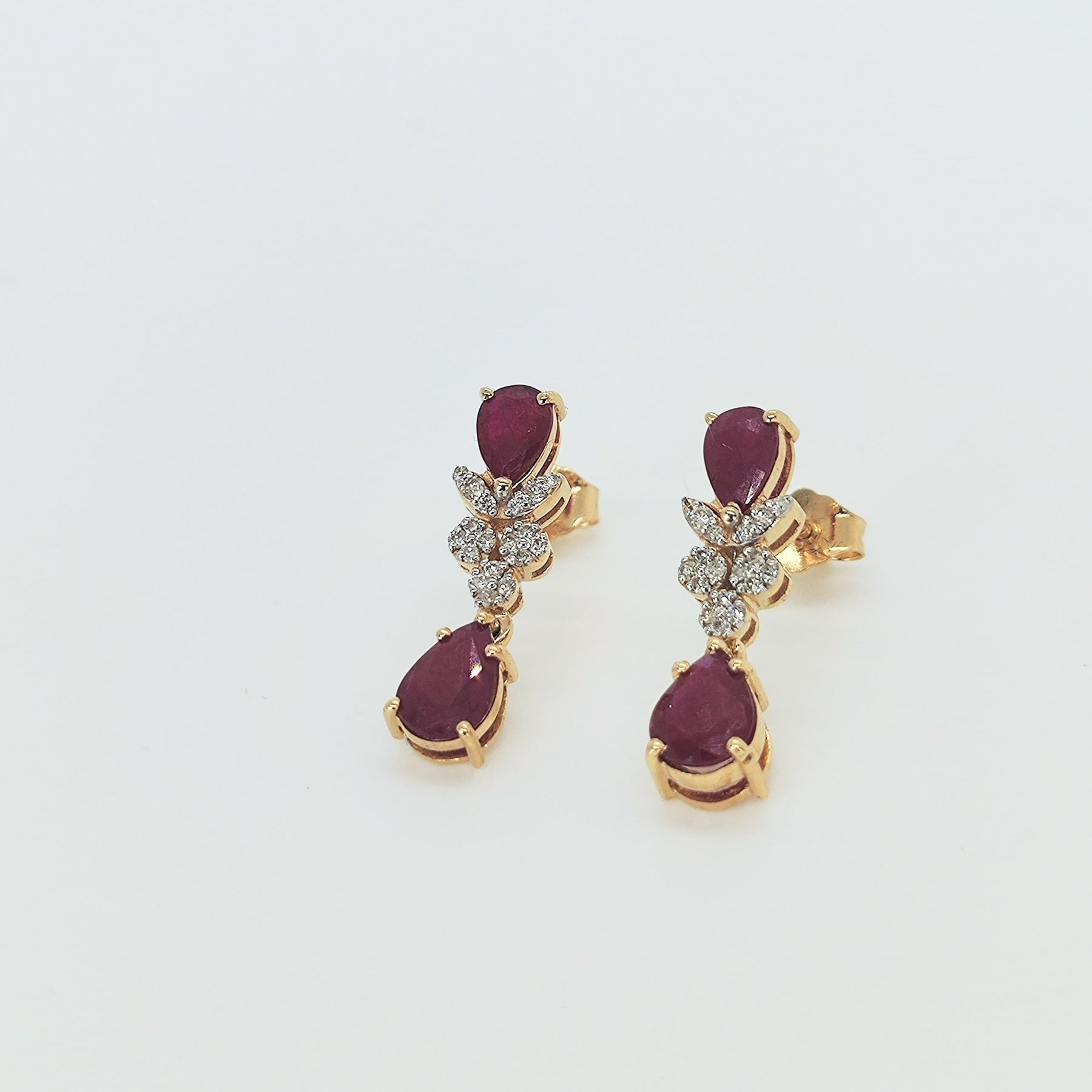 Aros Oro Amarillo Gotas De Rubí Y Flores De Brillantes