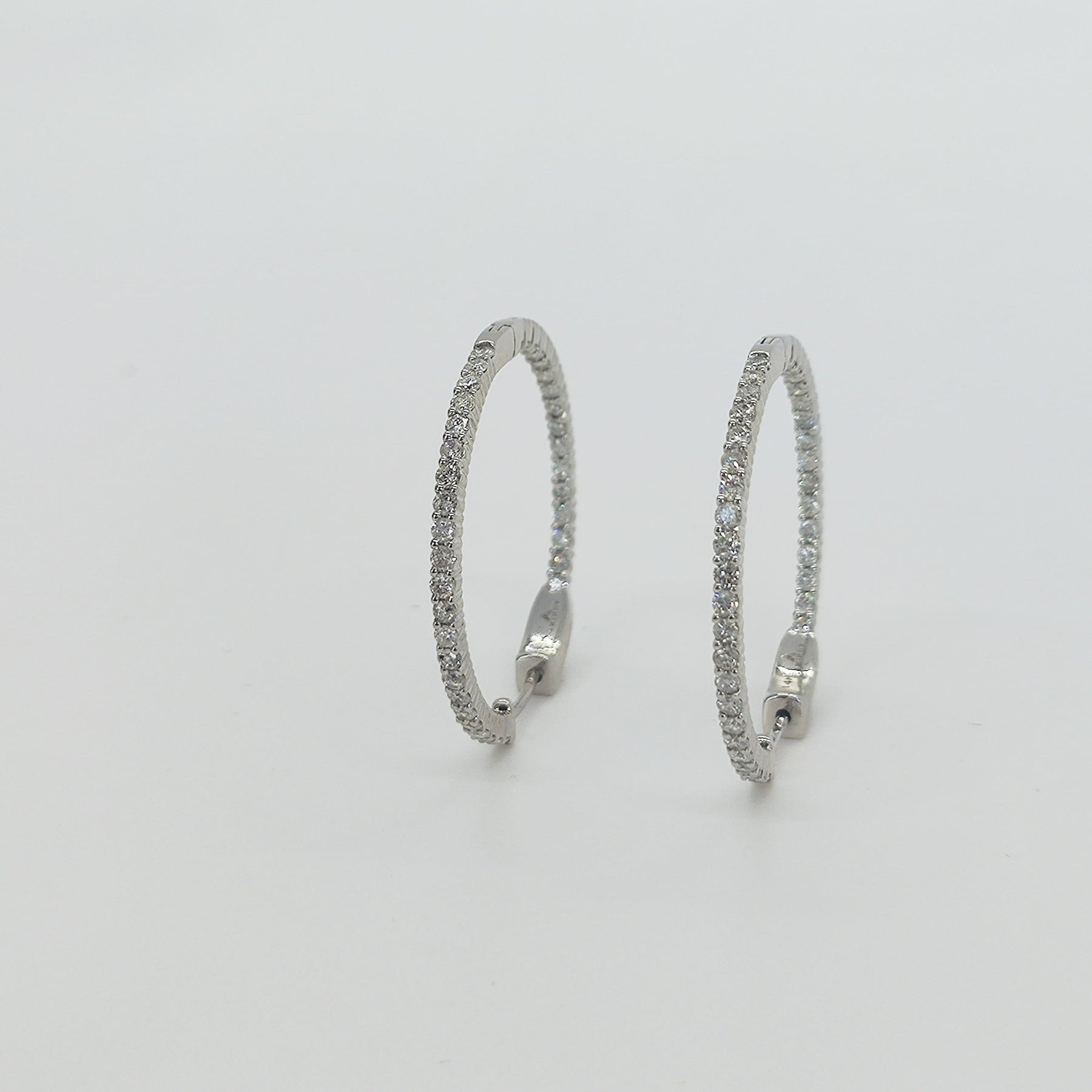 Argollas Doble Diamantes Externos e Internos Oro Blanco 1,38 Carat