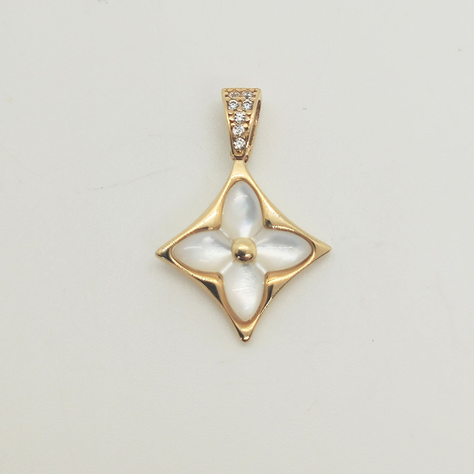 Colgante Estrella Nácar Oro Amarillo