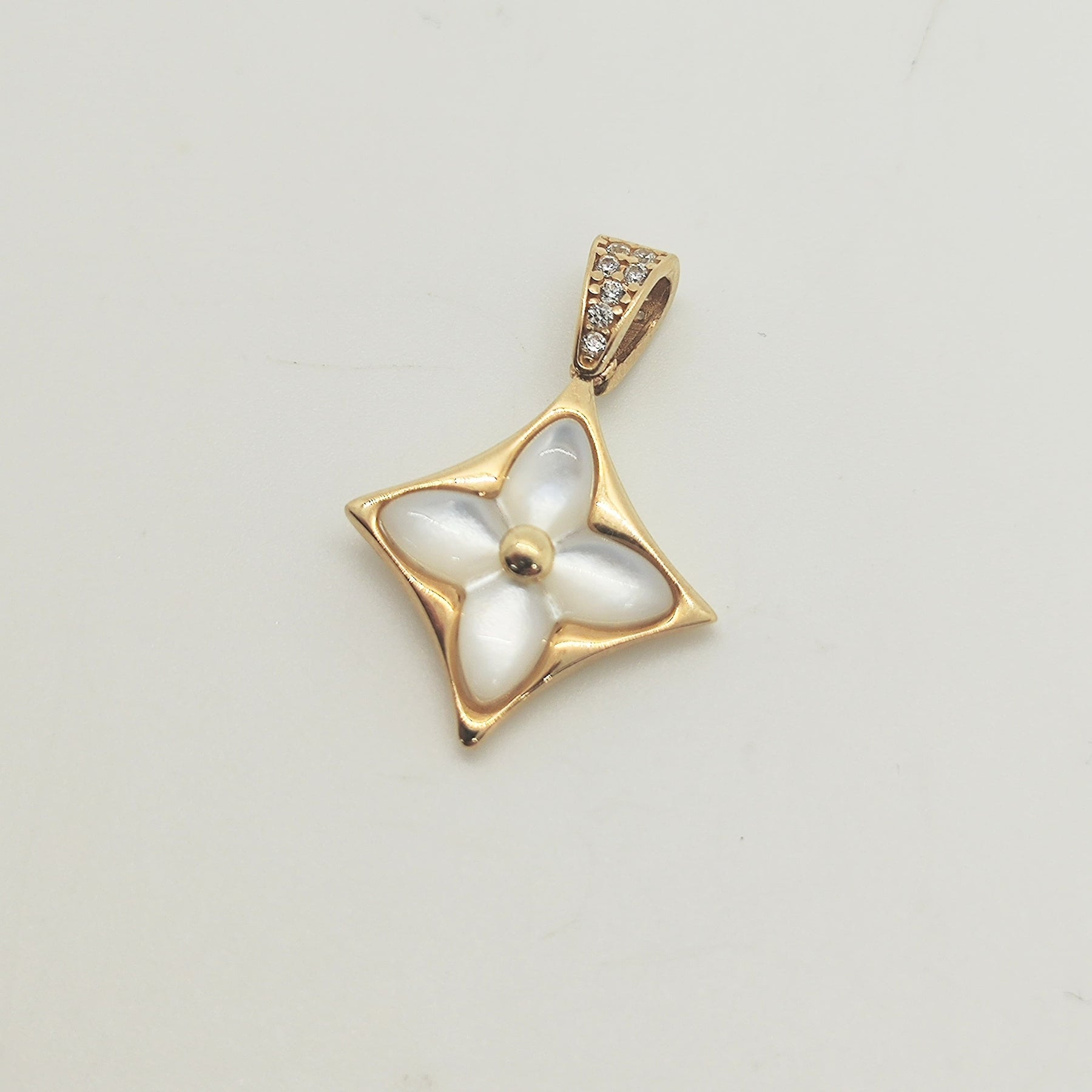 Colgante Estrella Nácar Oro Amarillo