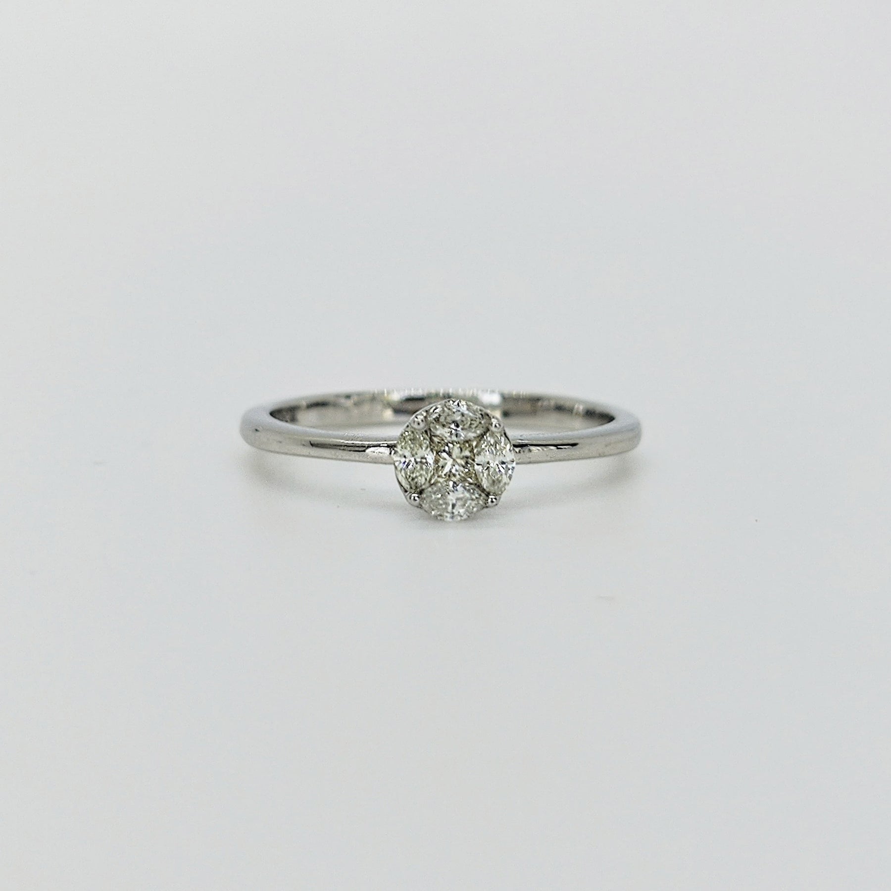 Anillo Oro Blanco 18K Roseta De Brillantes Princess y Navete