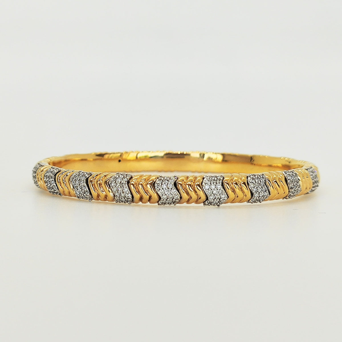 Esclava Textura Oro Amarillo 18K Y Brillantes