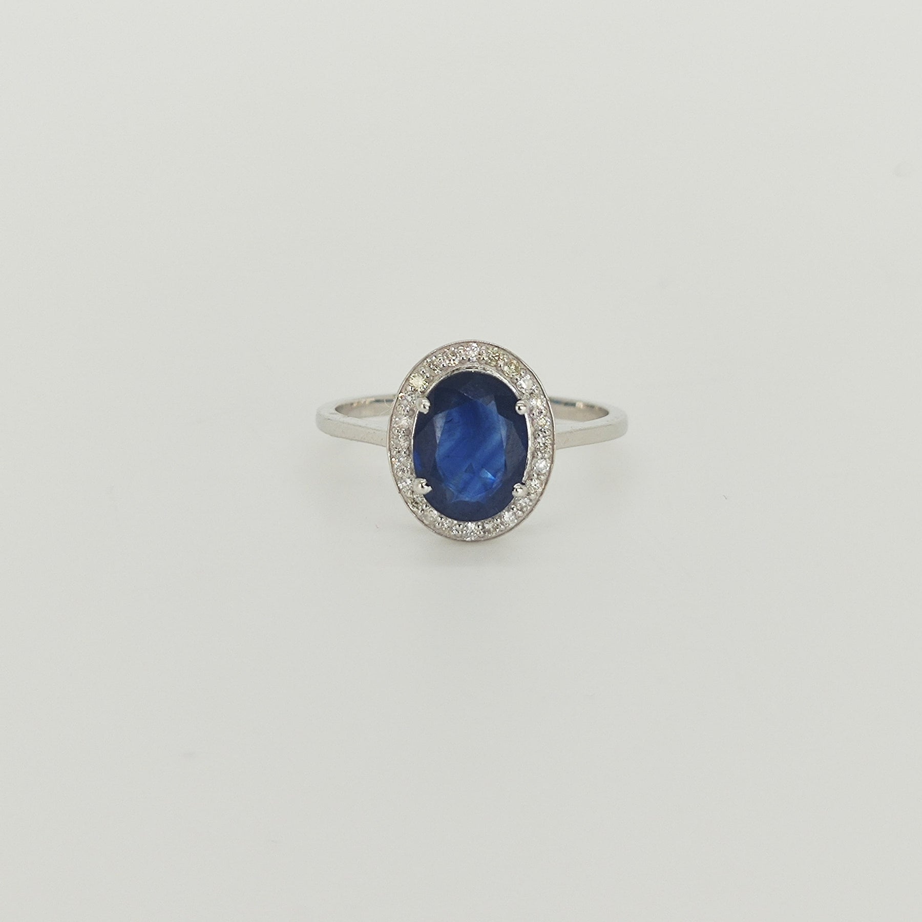 Anillo Oro Blanco 18K Zafiro Corte Oval