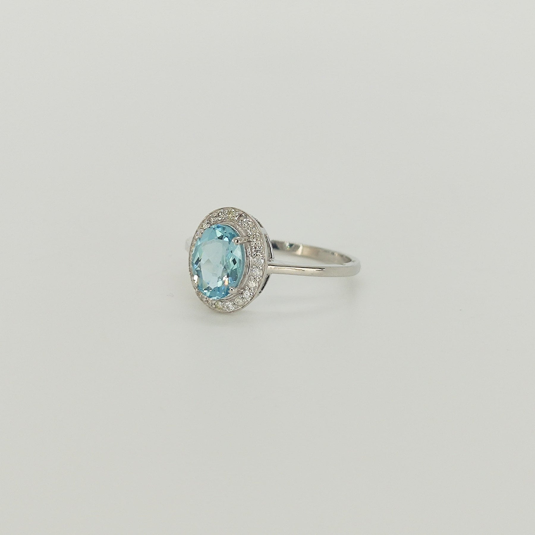 Anillo Oro Blanco 18K Aguamarina Oval
