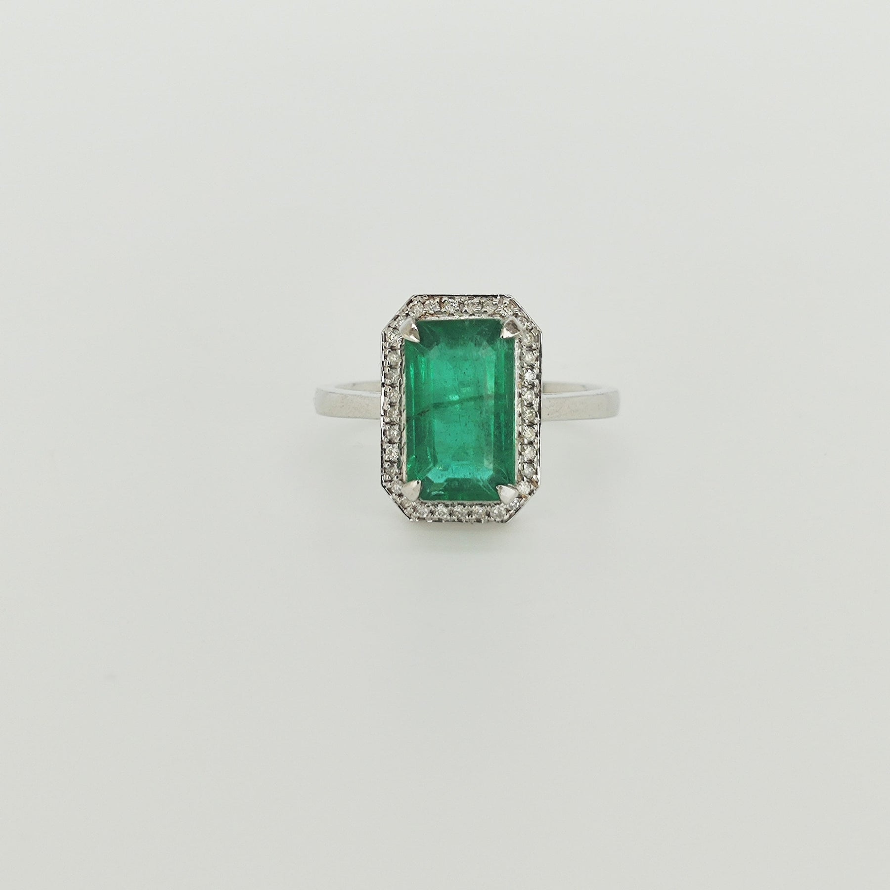Anillo Oro Blanco 18K Esmeralda Corte Esmeralda