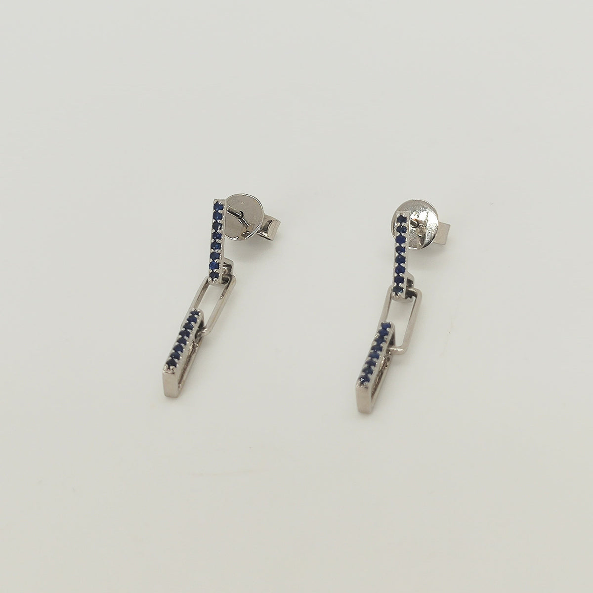 Aros Oro Blanco 18K Eslabones Zafiros