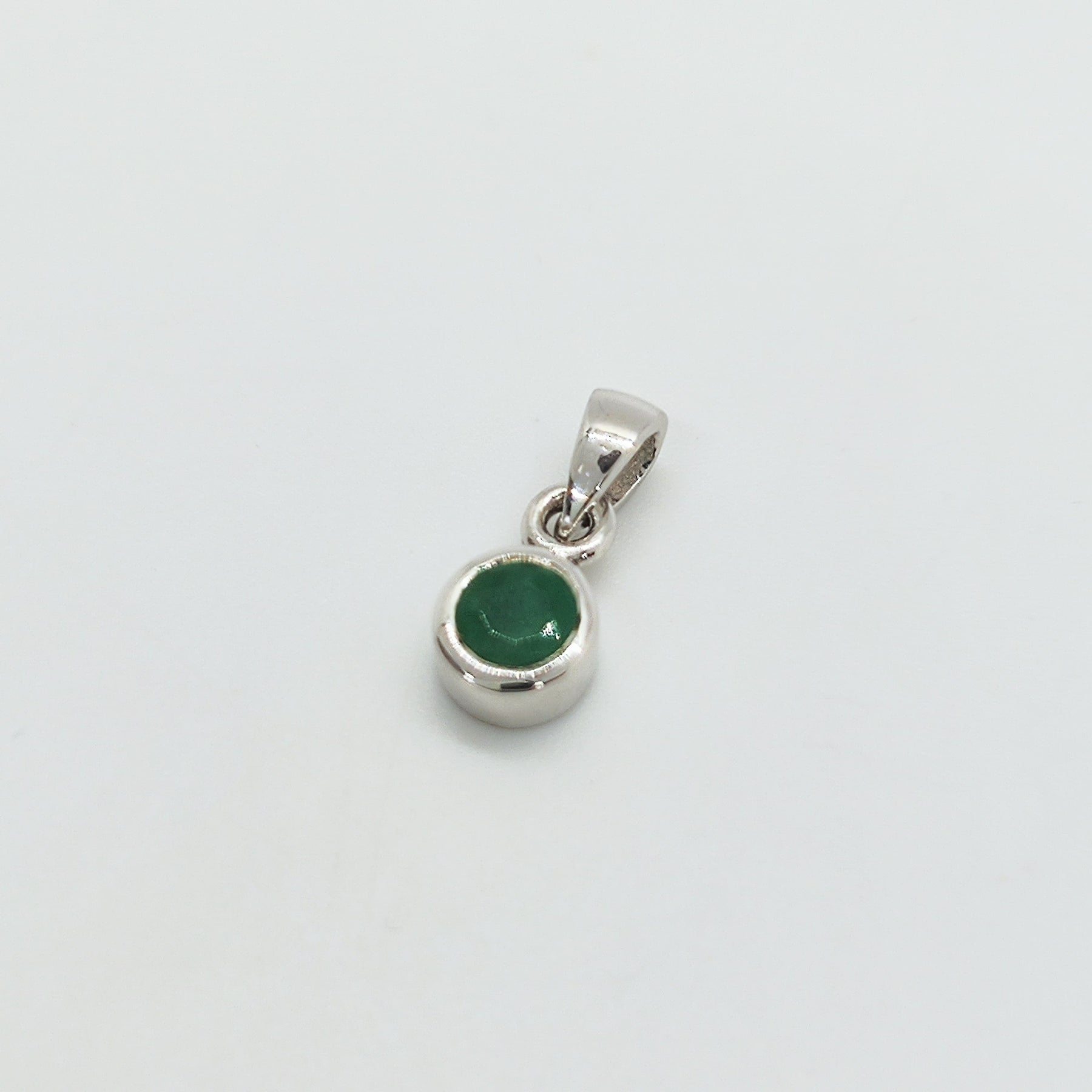 Colgante Esmeralda y Plata Rodinada