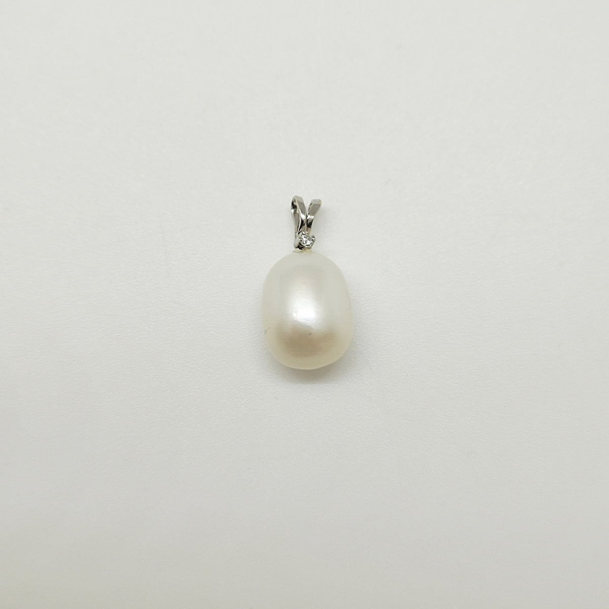 Colgante Perla Cultivada Oro Blanco y Brillante