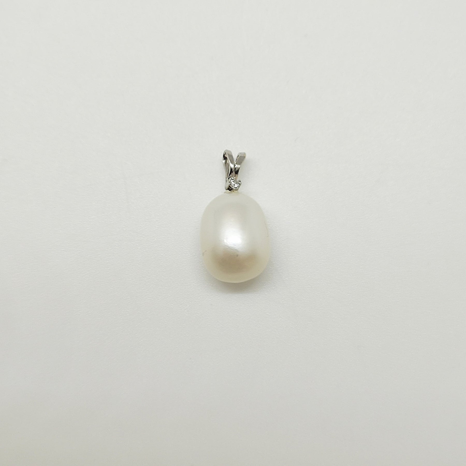Colgante Perla Cultivada Oro Blanco y Brillante