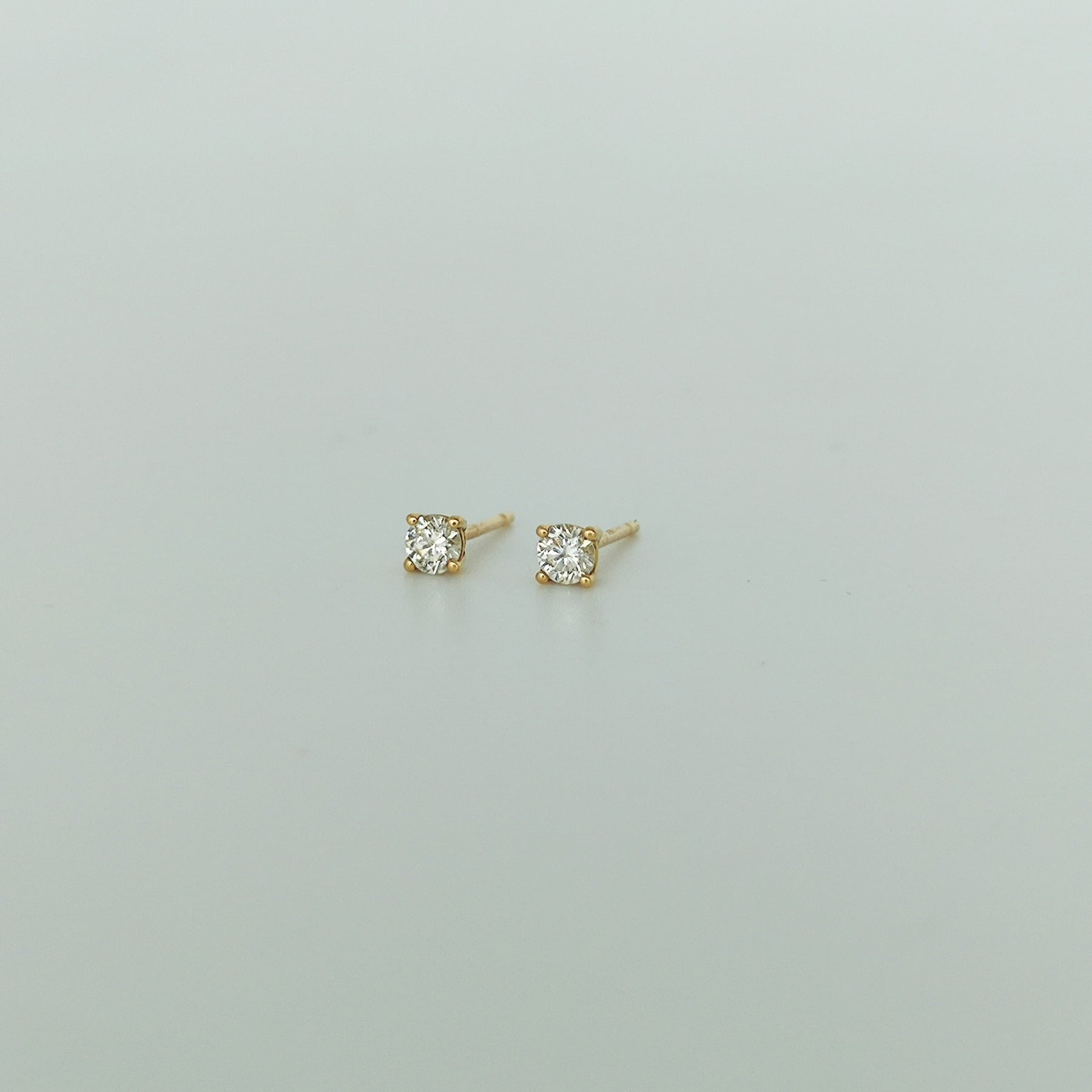Aros Punto de Luz Oro Amarillo 18K 0,30Ct