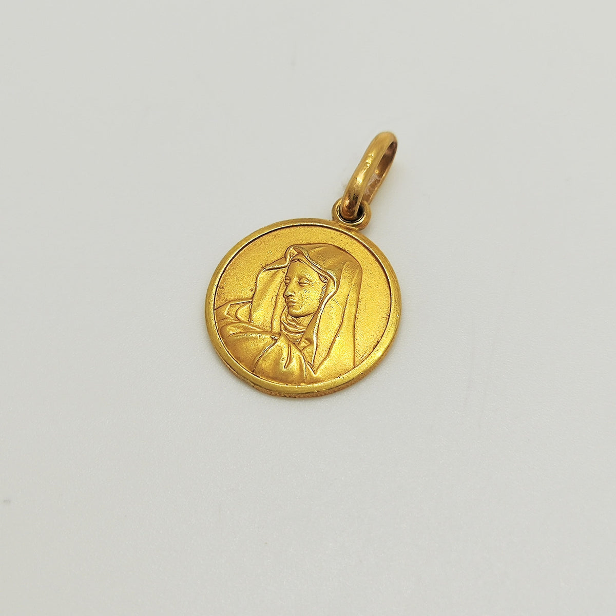 Medalla Virgen Oro Amarillo 18K
