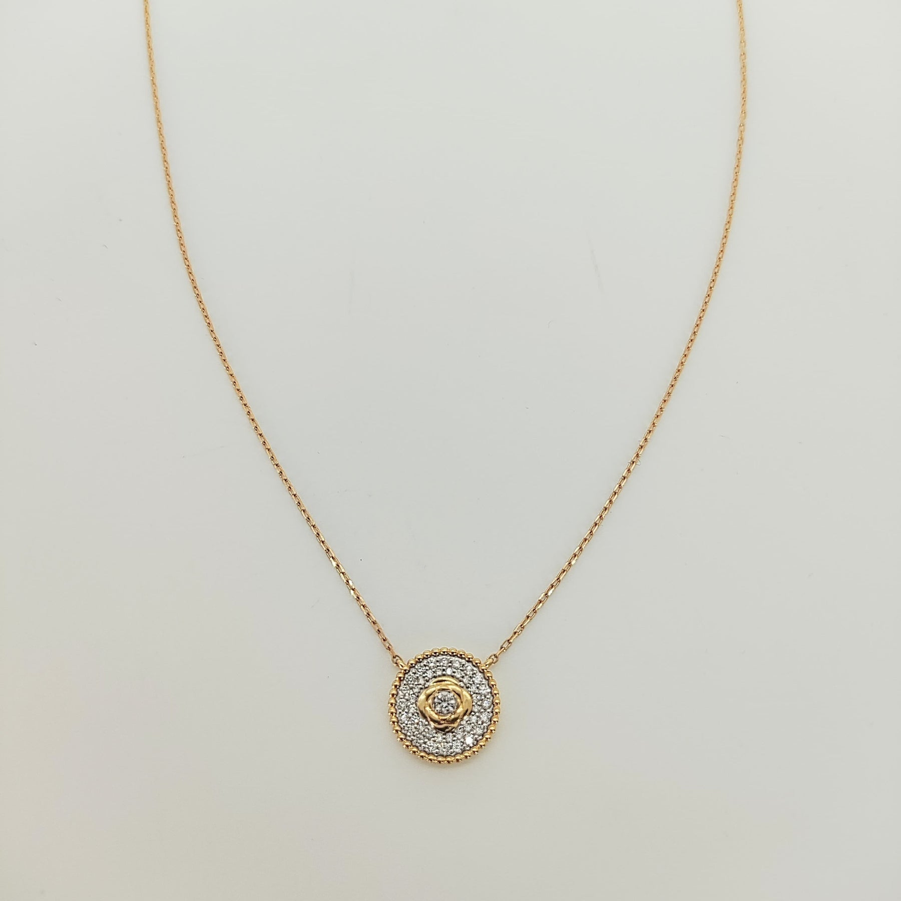 Collar Flor De Brillantes Oro Amarillo 18K
