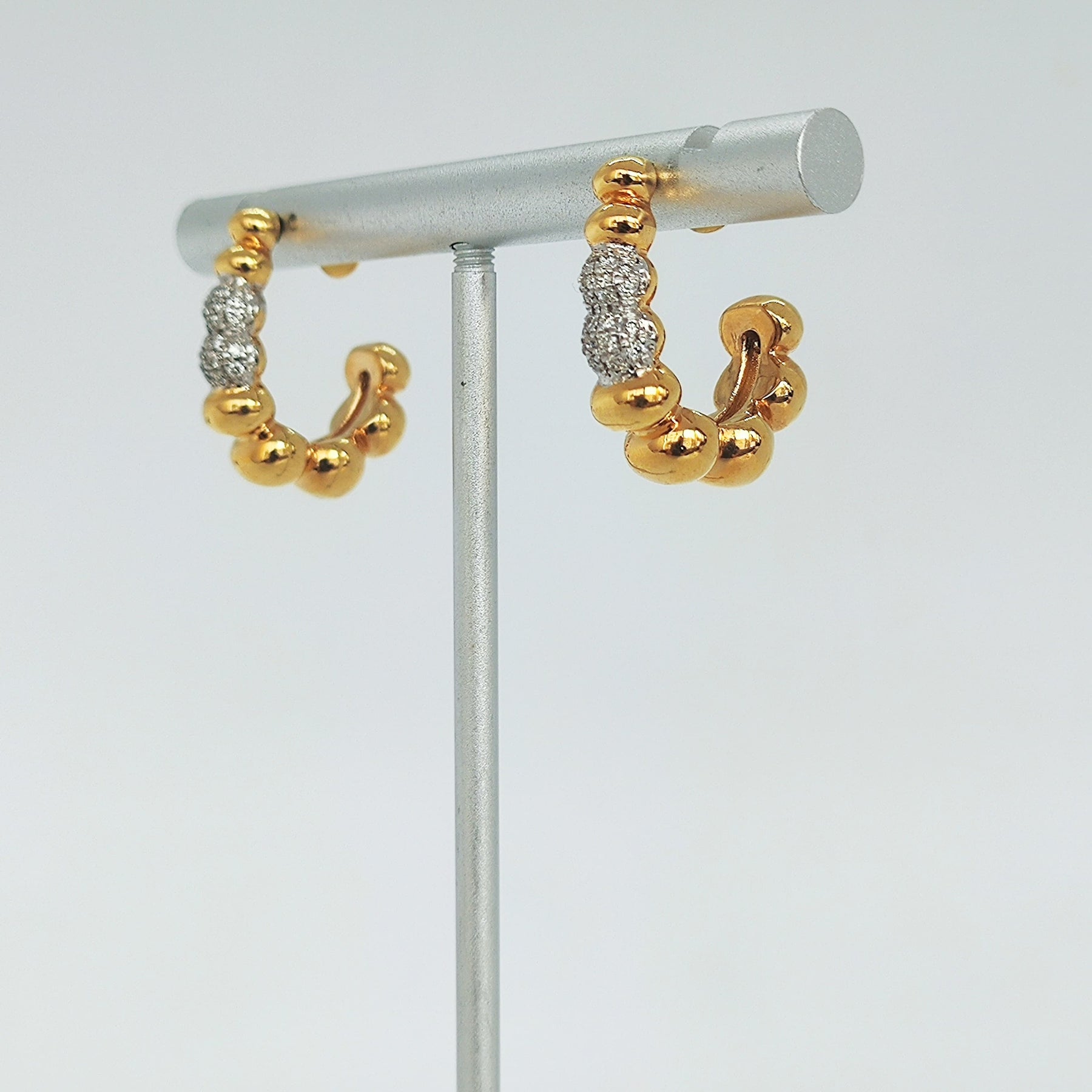 Aros Bolita Oro Amarillo 18K y Brillantes