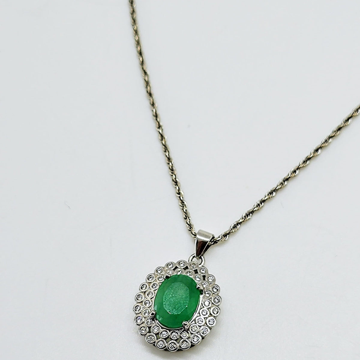 Collar Plata Rodinada Esmeralda Oval