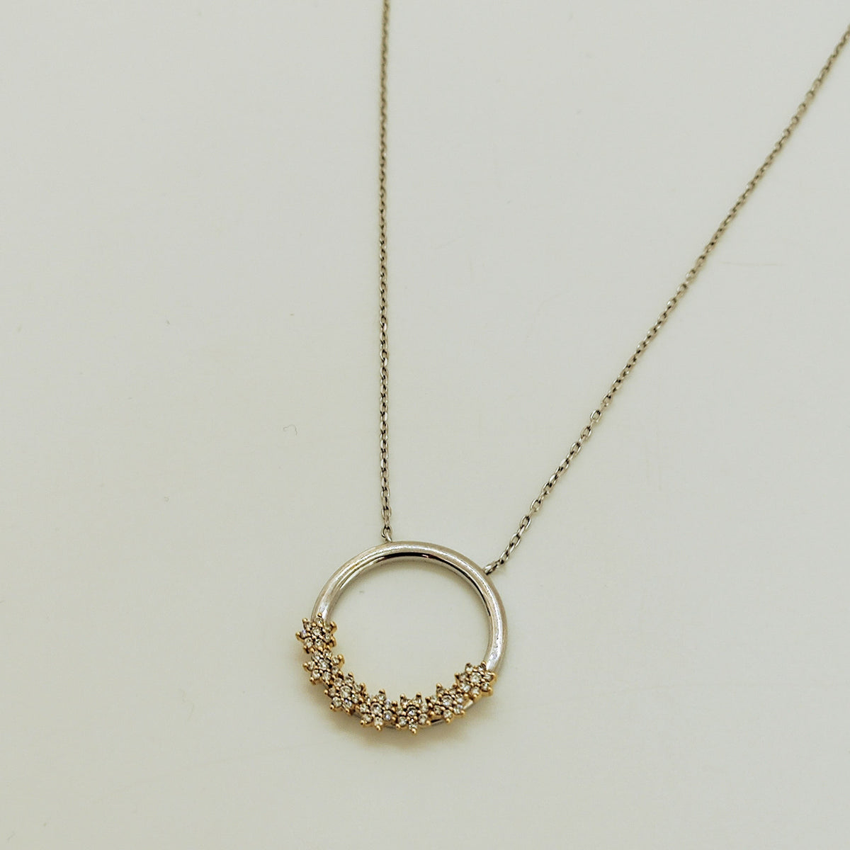 Collar Circular Flores De Brillantes Bicolor 18K
