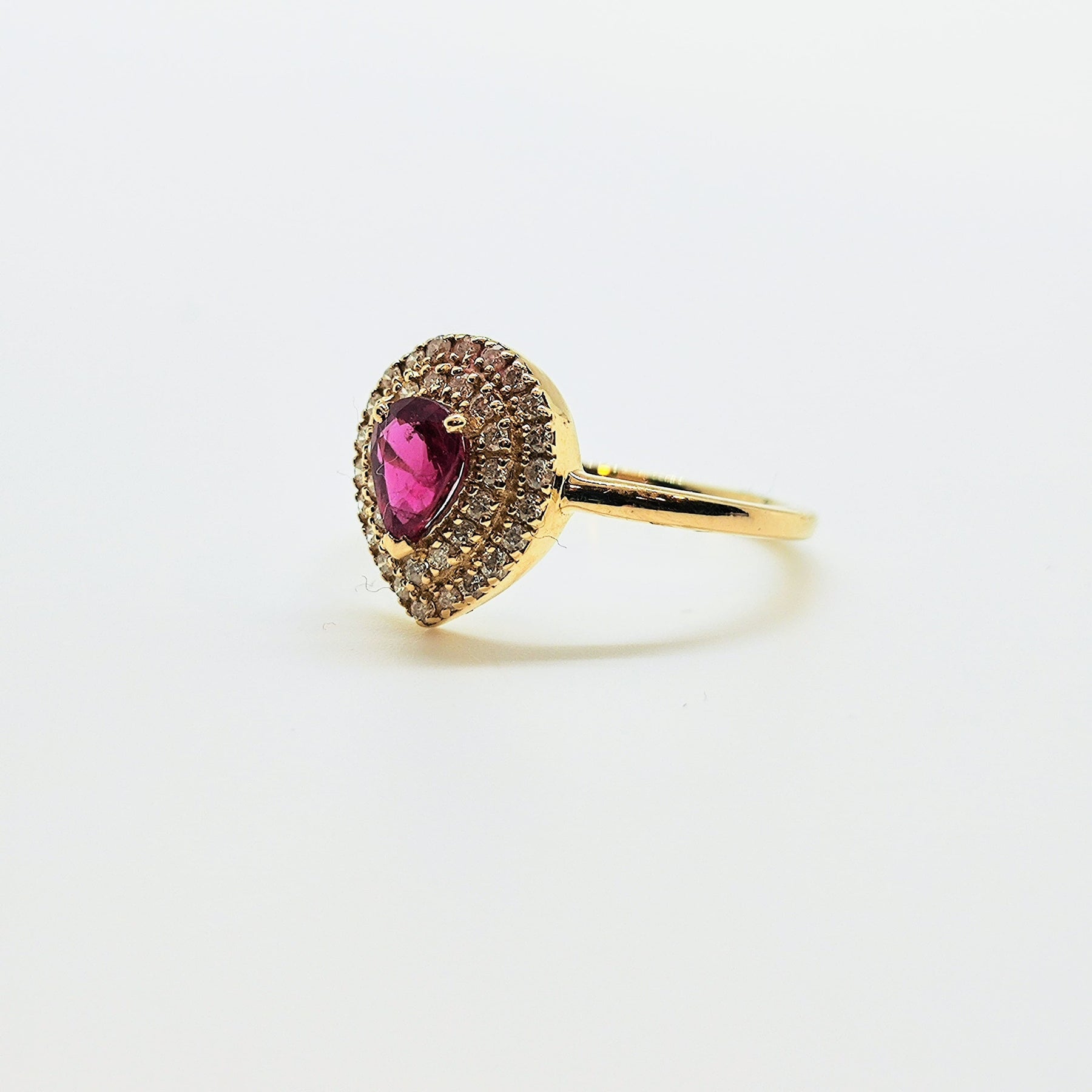 Anillo Gota Rubí Y Brillantes Oro Amarillo