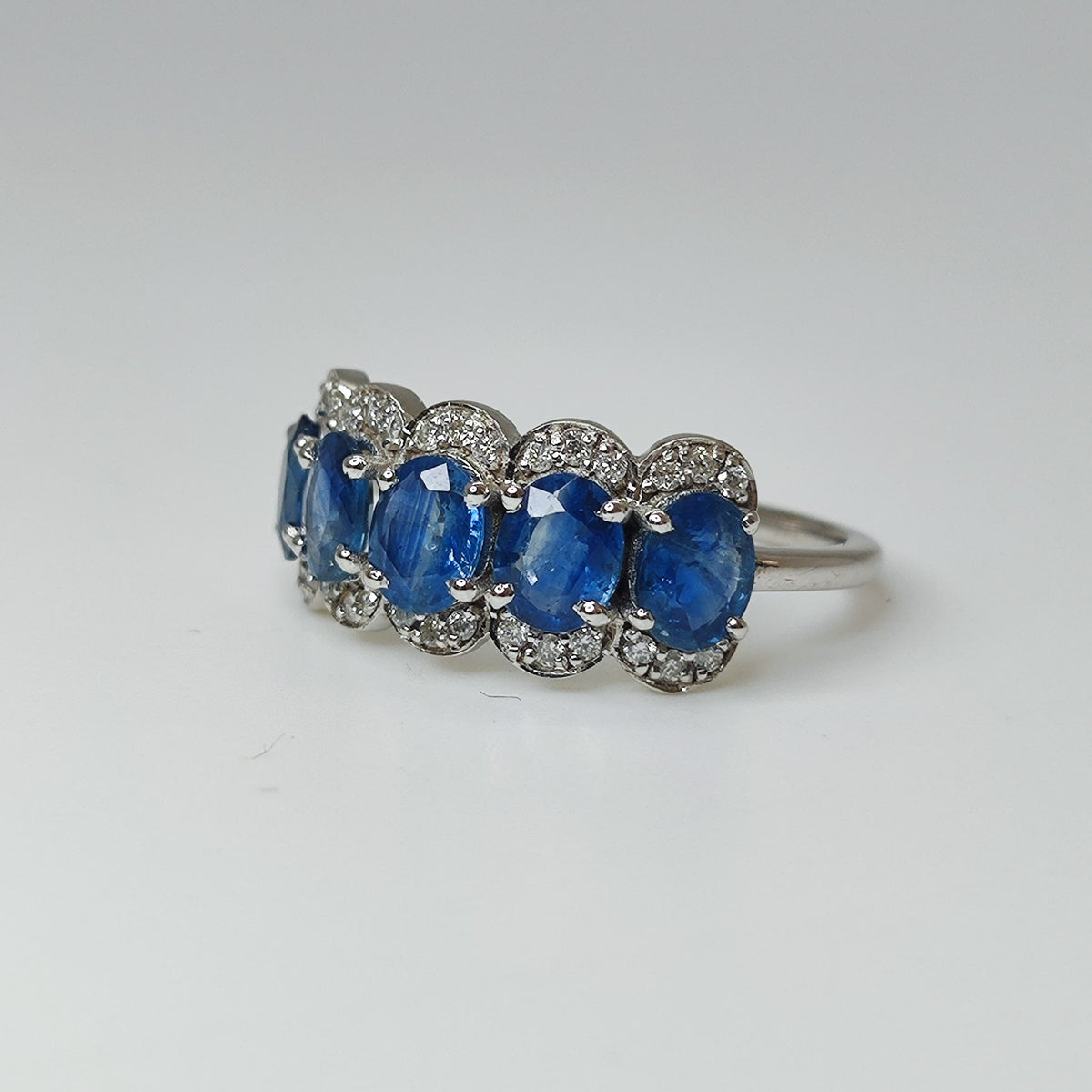 Quintillo Zafiros Oval 2 Quilates Oro Blanco Y Brillantes