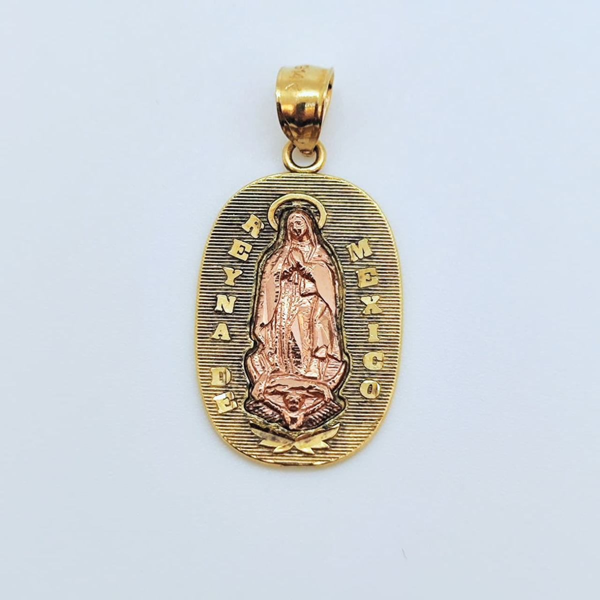 Colgante Oro Amarillo Y Rosado Virgen Reyna De México