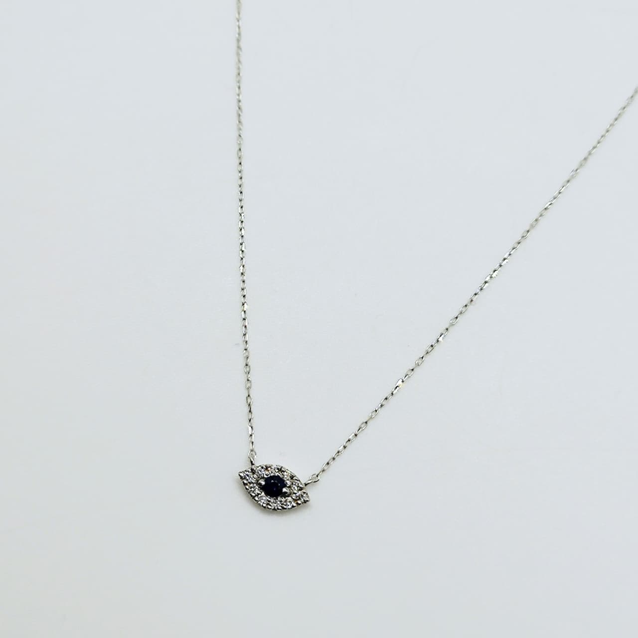 Collar Ojo Turco Zafiro Oro Blanco 18K