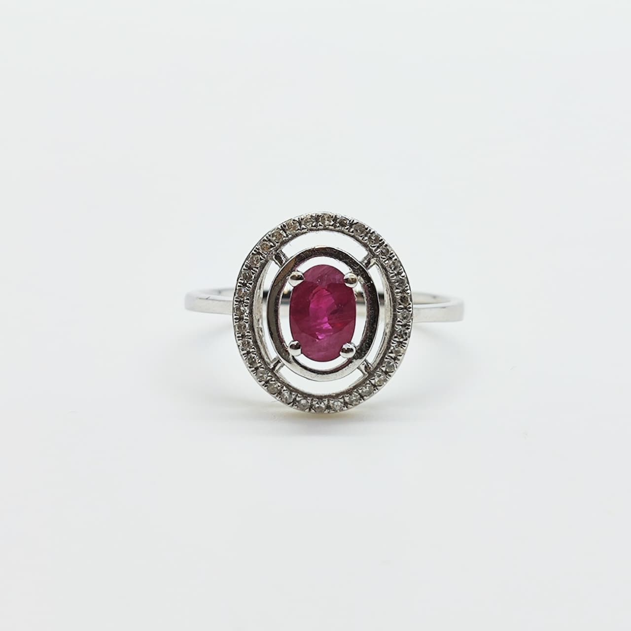 Anillo Halo Rubí Oval Oro Blanco 18K