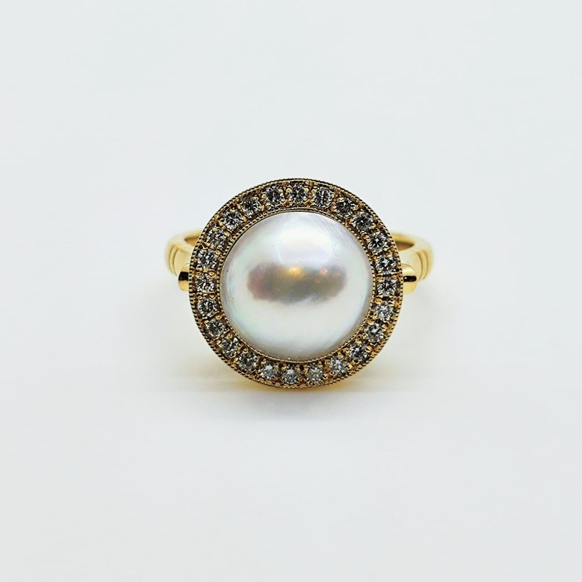 Anillo Gran Perla Acoya Oro Amarillo 18K Y Brillantes