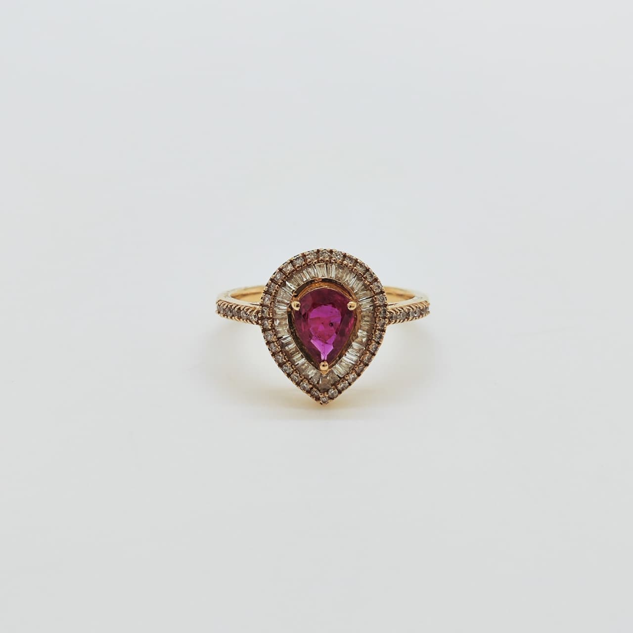 Anillo Gota Rubí Y Brillantes Baguette Oro Amarillo