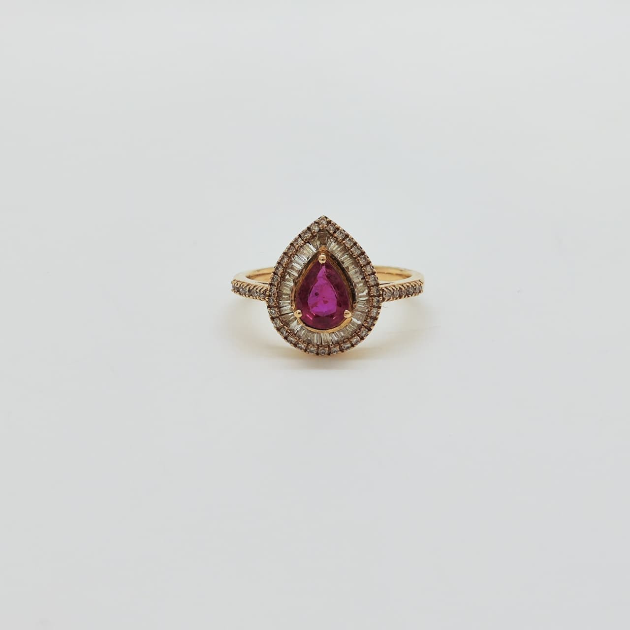 Anillo Gota Rubí Y Brillantes Baguette Oro Amarillo