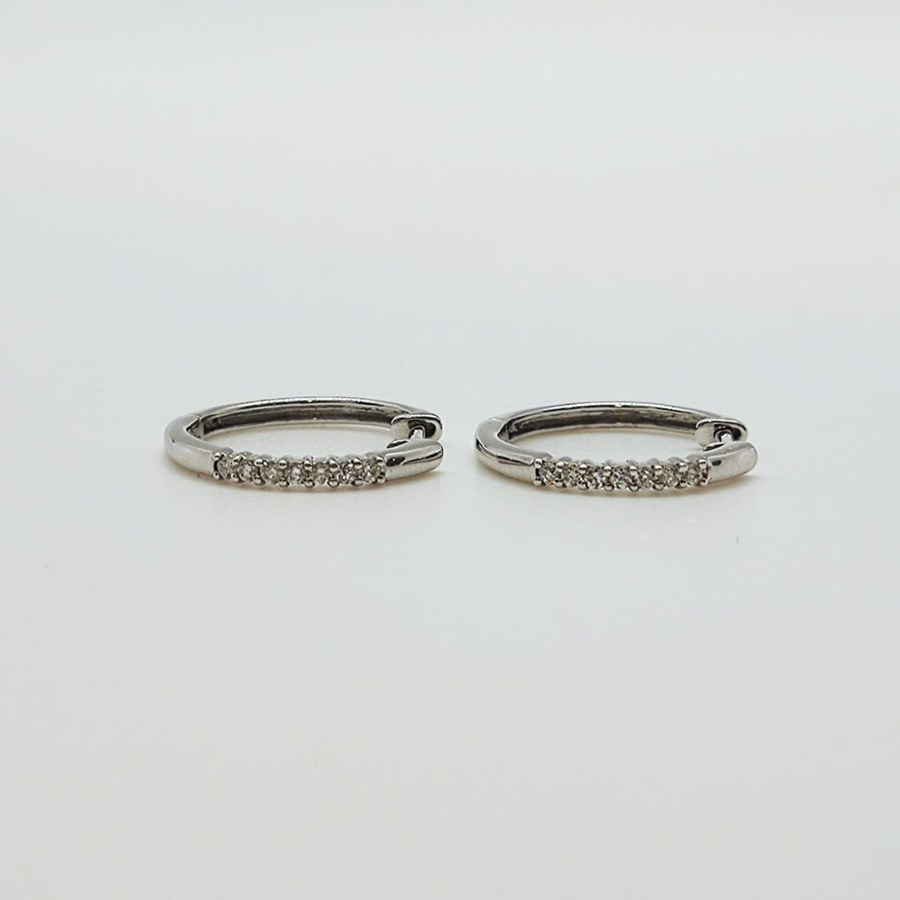 Argollas Oro Blanco y Brillantes