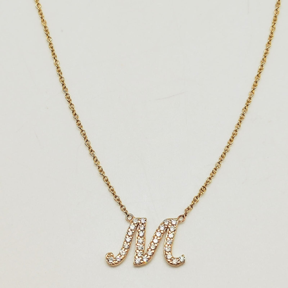 Collar Oro Amarillo 18K Letra Maxi Letra M