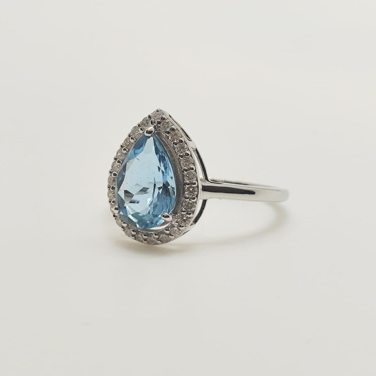 Anillo Oro Blanco Gota Aguamarina Y Brillantes