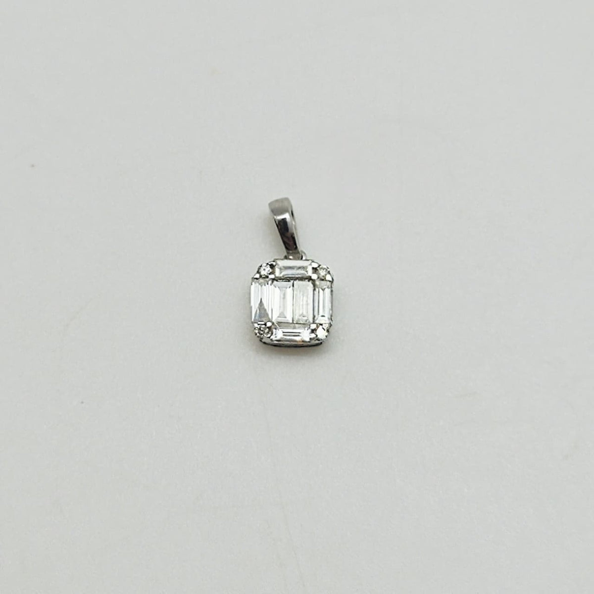 Colgante Oro Blanco 18K Diamantes Baguette