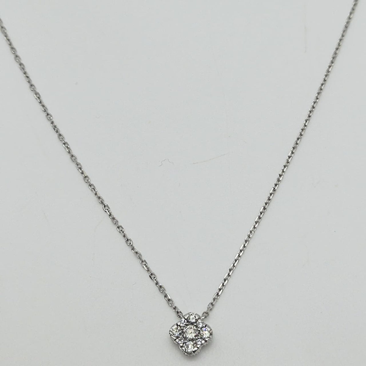 Collar Roseta De Brillantes Oro Blanco 18K