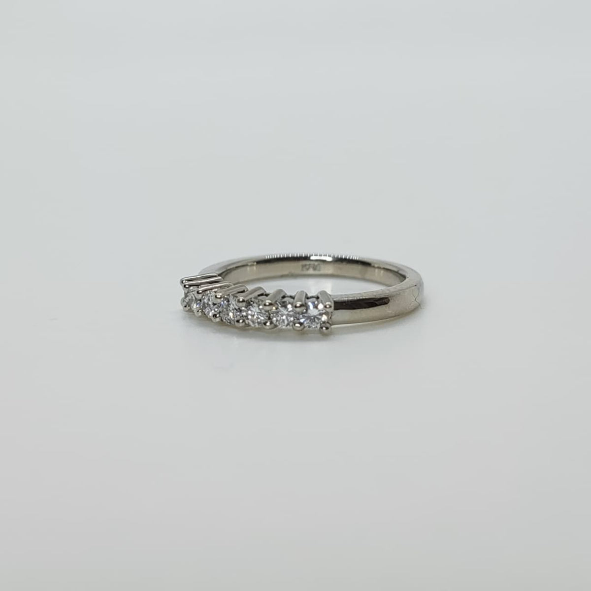 Anillo Cintillo Platino Y Diamantes