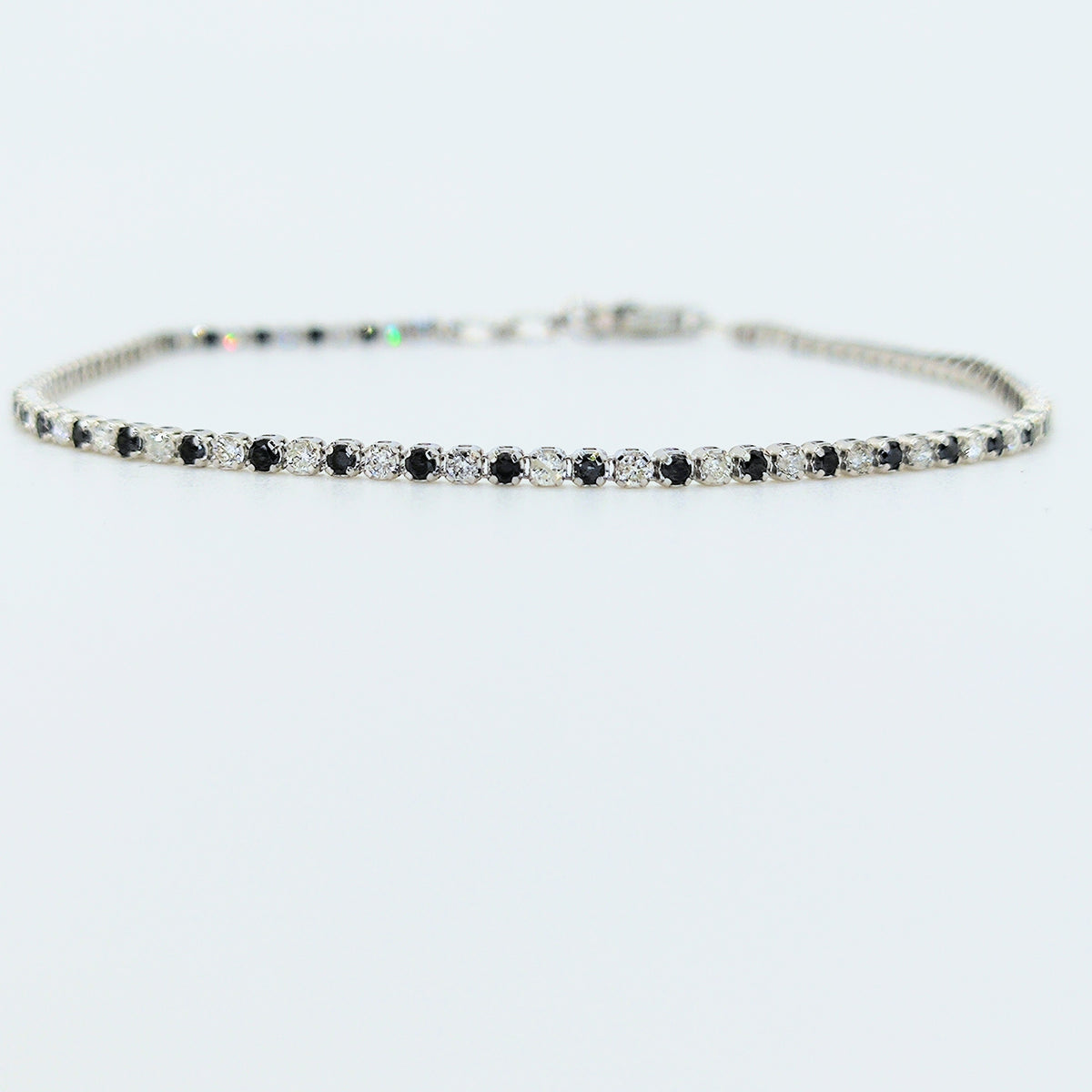 Pulsera Tennise Oro Blanco 18K Brillantes Blancos Y Negros