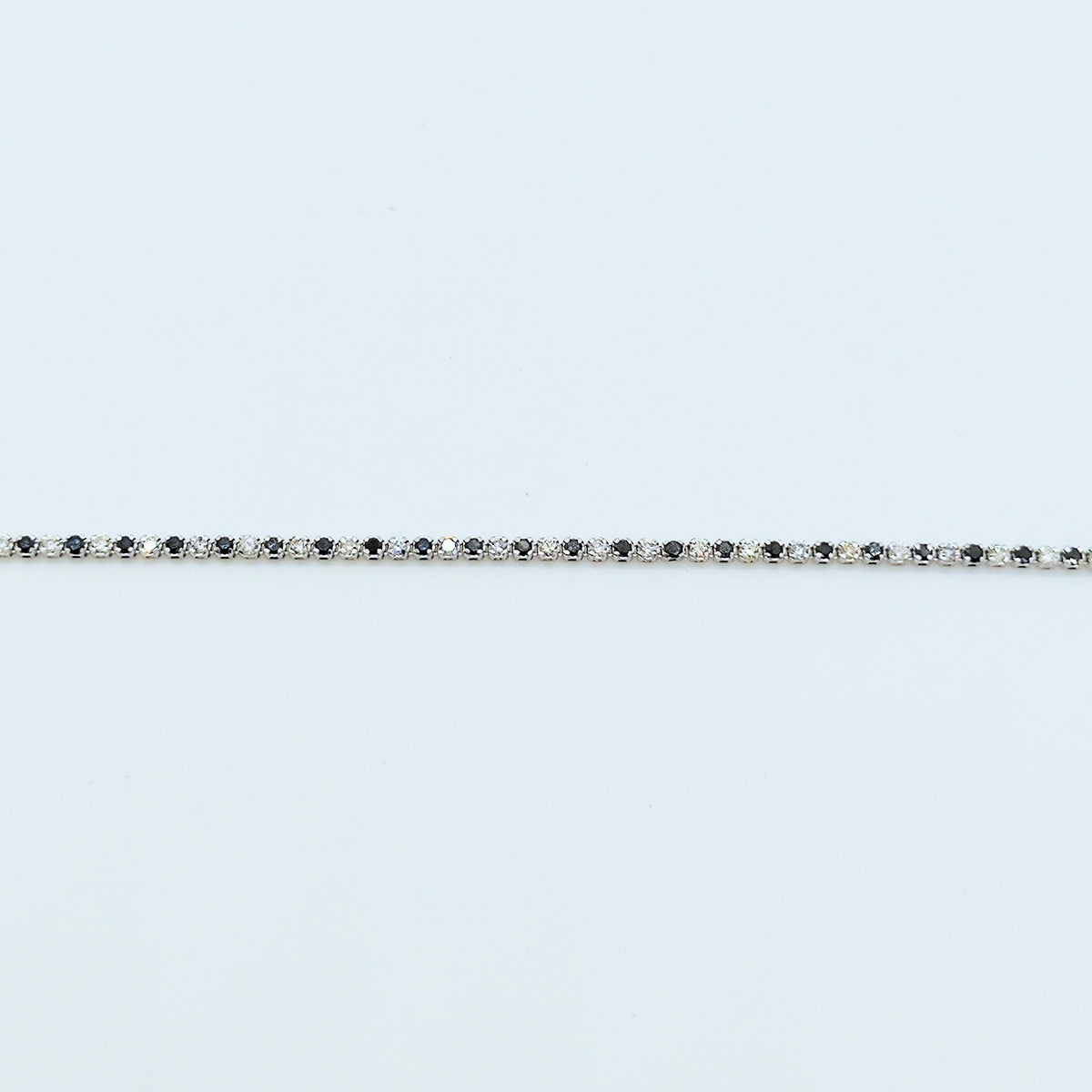 Pulsera Tennise Oro Blanco 18K Brillantes Blancos Y Negros