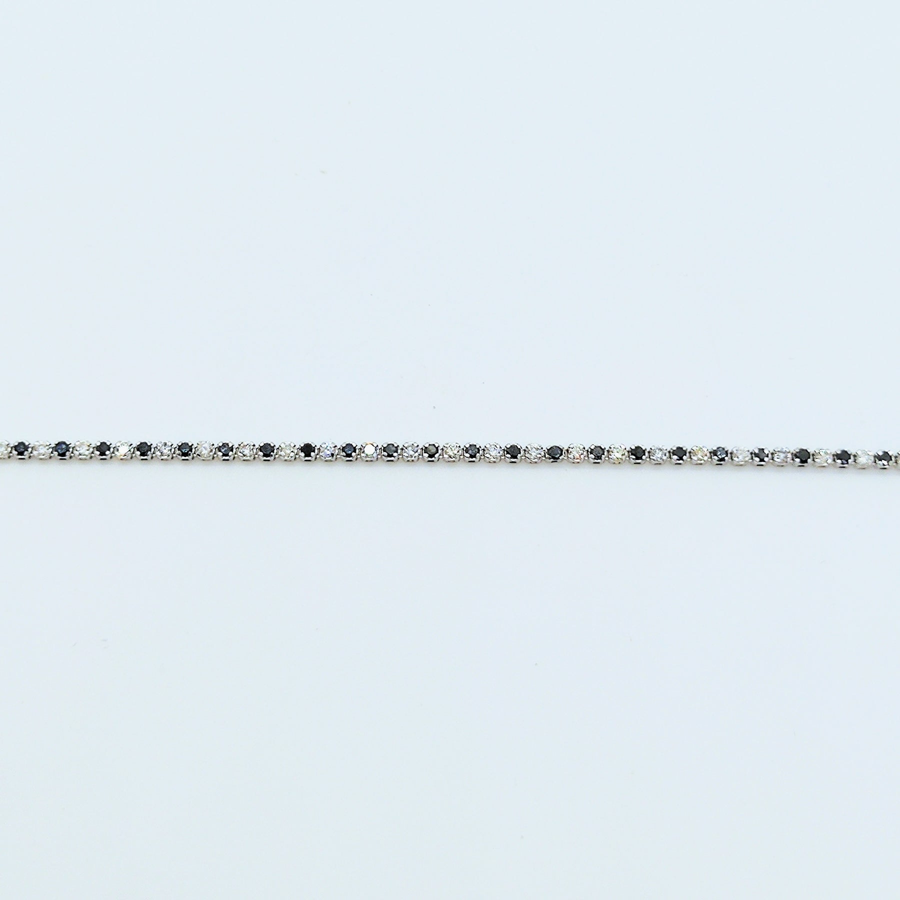 Pulsera Tennise Oro Blanco 18K Brillantes Blancos Y Negros