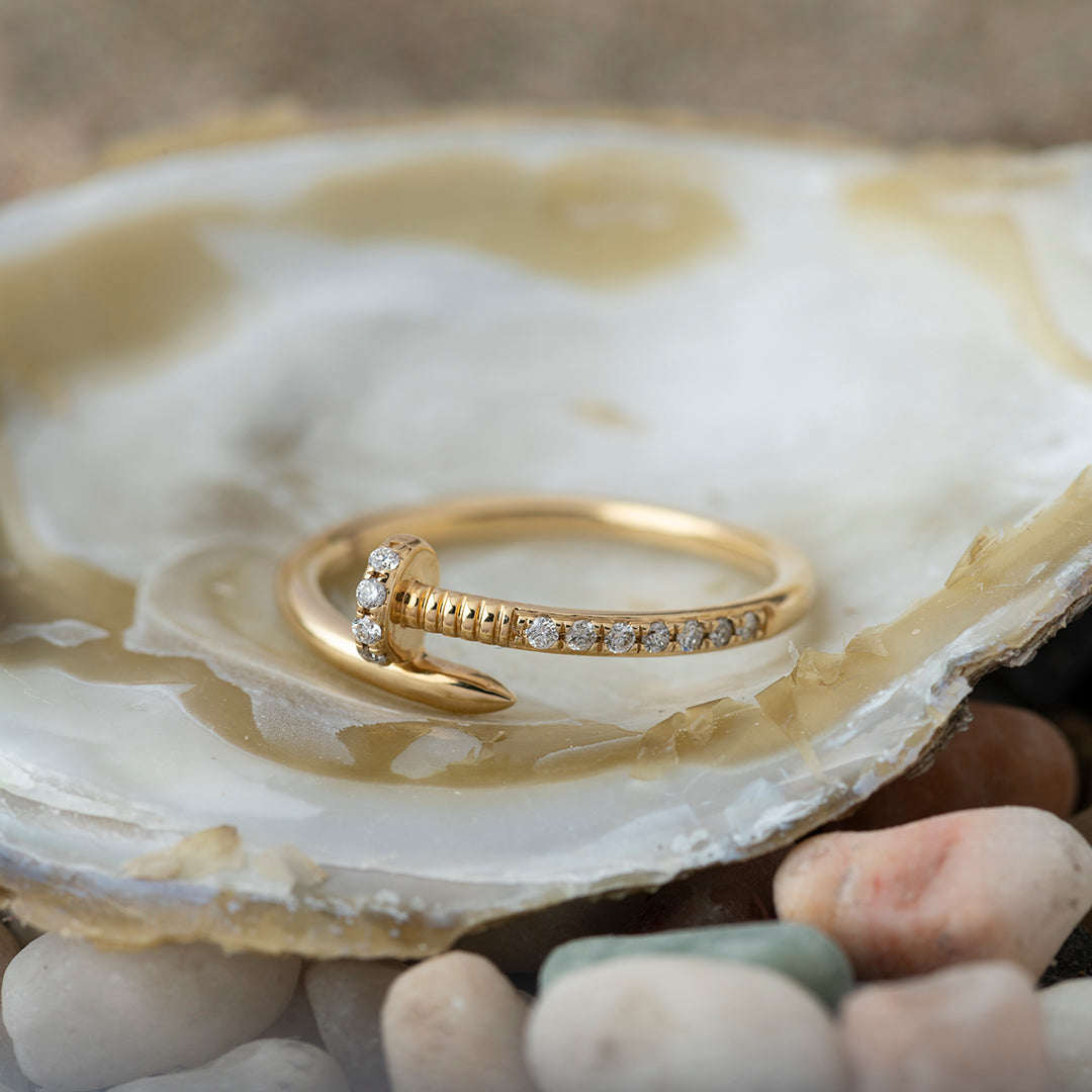 Anillo Oro Amarillo Diseño Clavo
